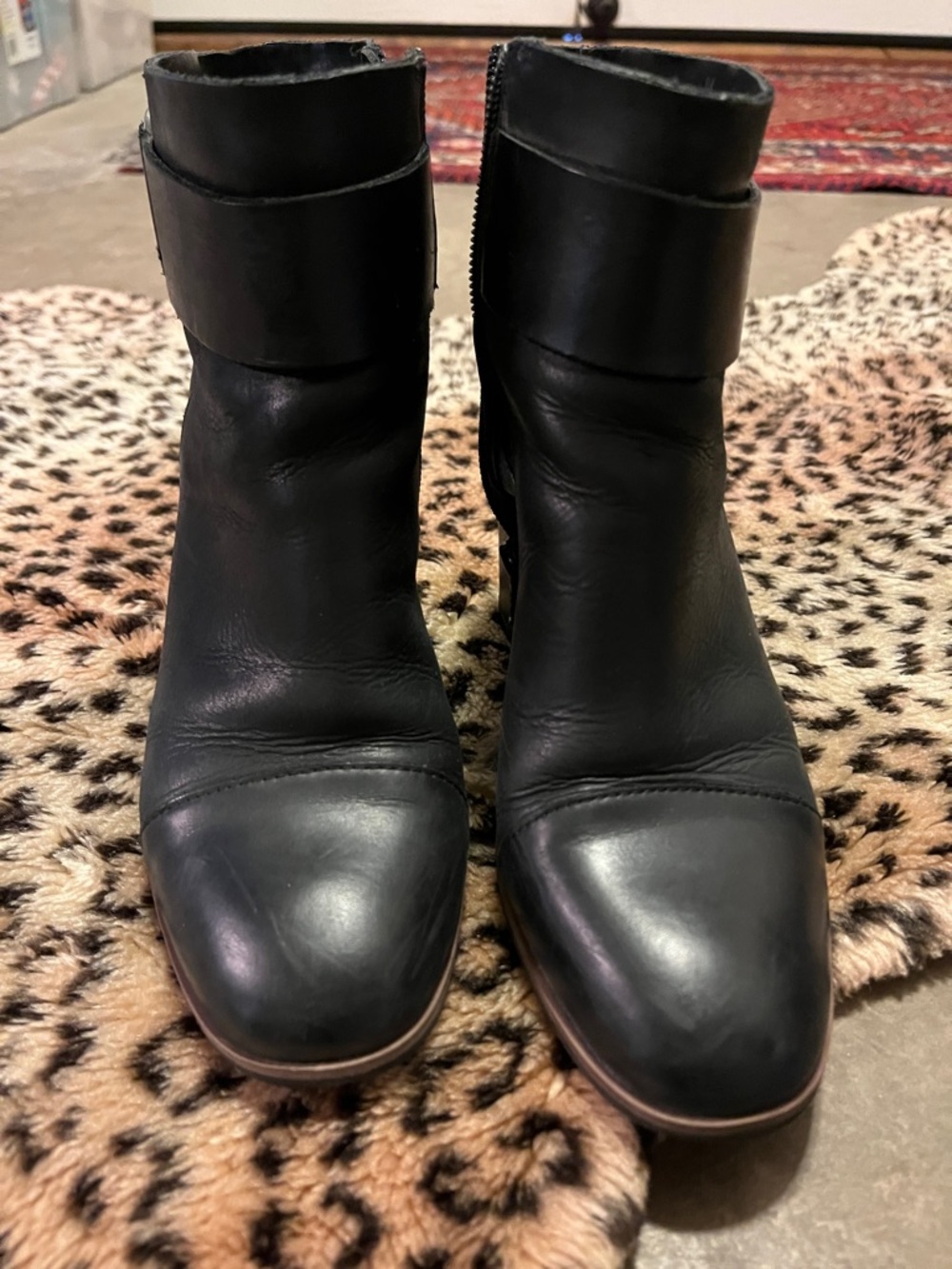 Korks Black Leather Ankle Booties
